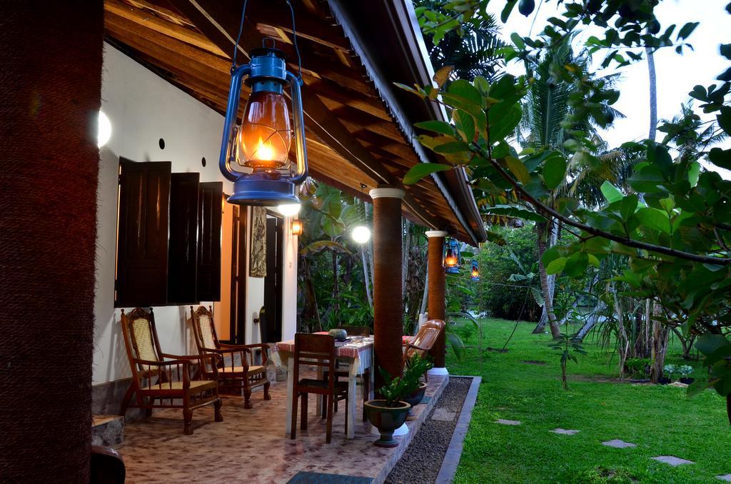 Aknara Rest Hotel เวลิกามา ภายนอก รูปภาพ